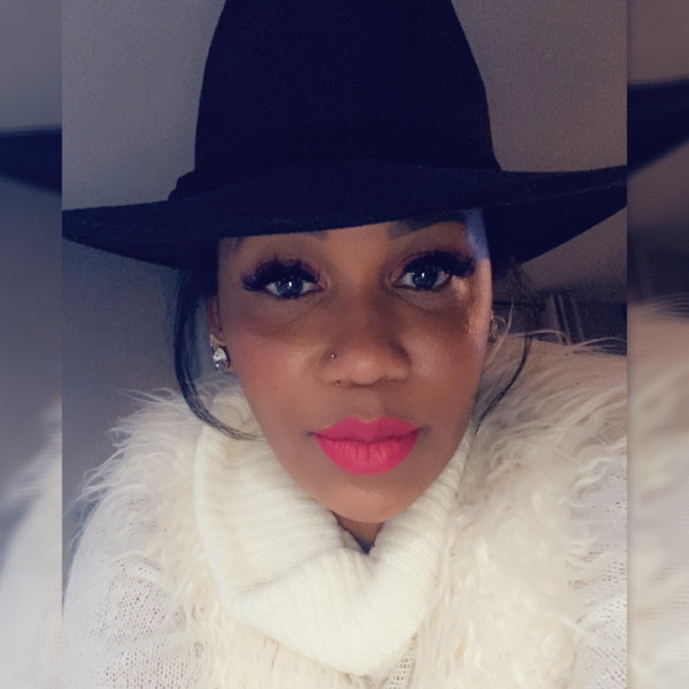 Meet your Posher, Nekea